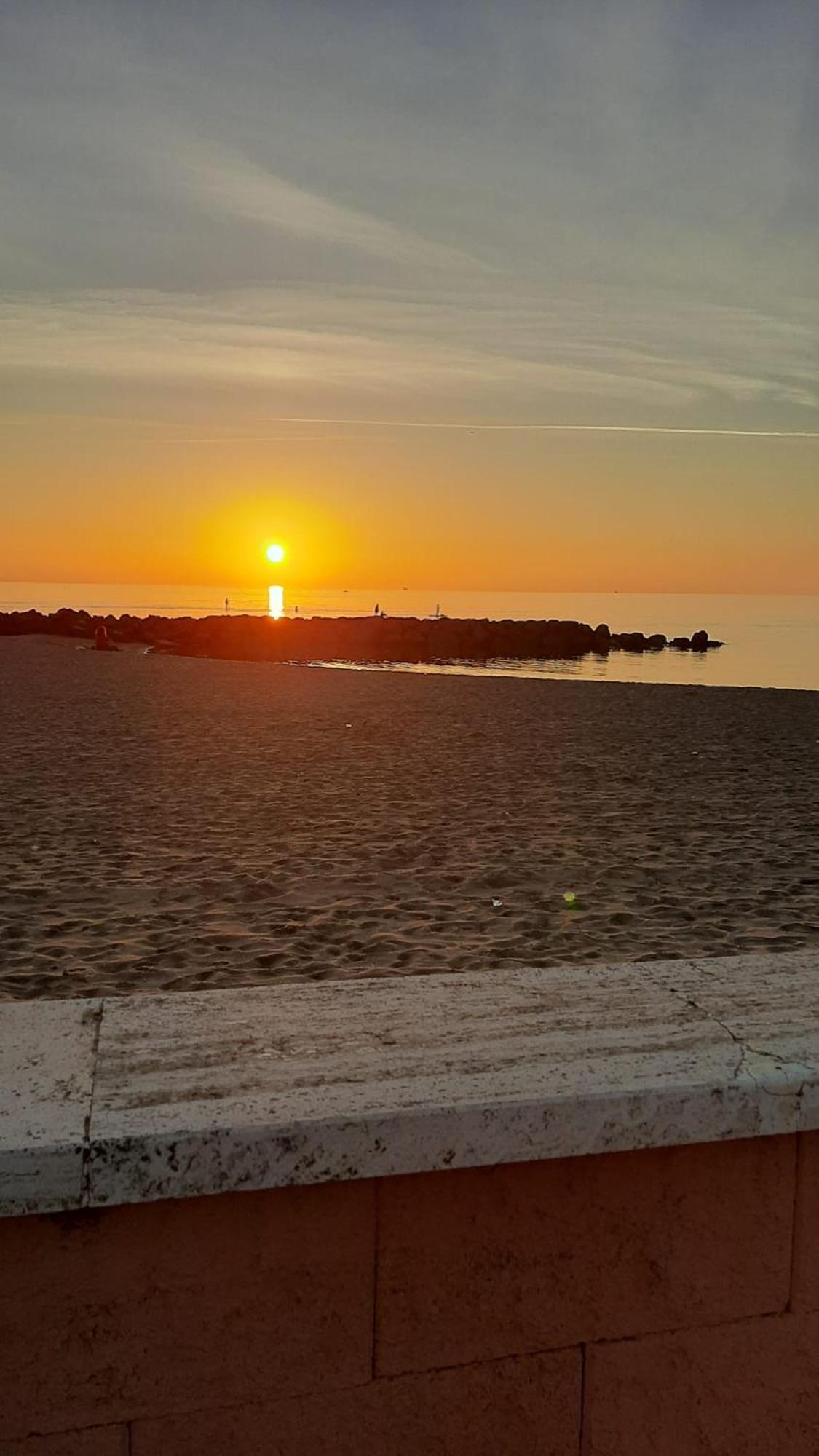La Terrazza Sul Faro Apartment Fiumicino Luaran gambar